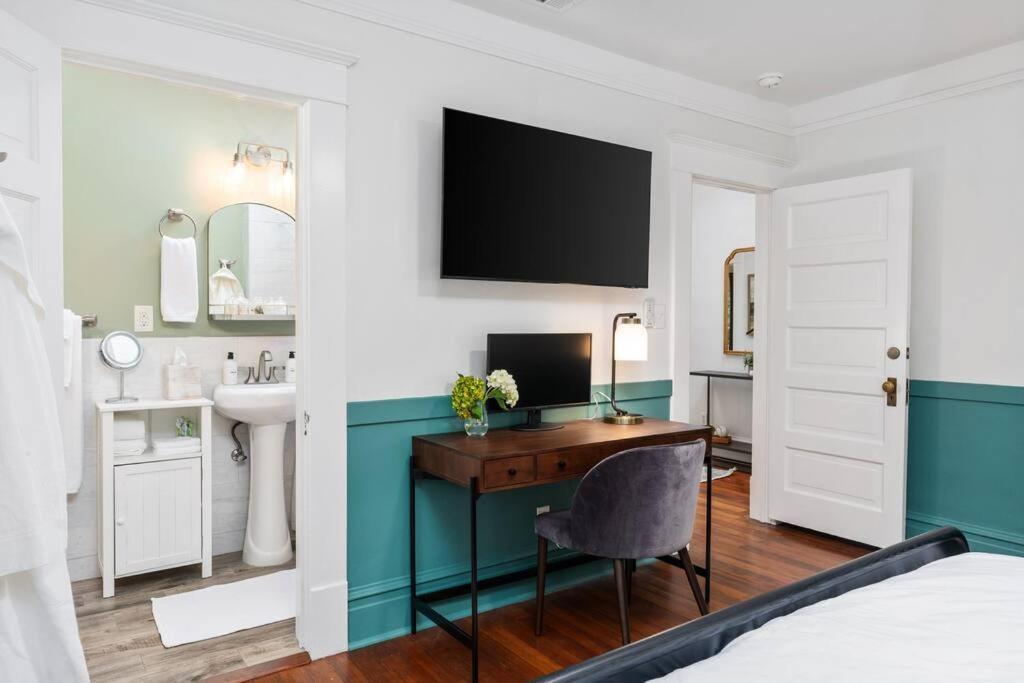 Grape Escape Inn & Suites Lodi Eksteriør bilde